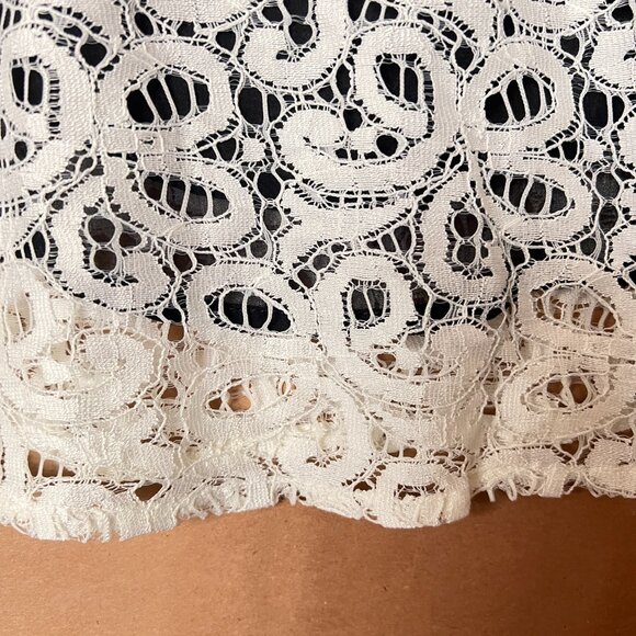 Dynamite brand women's halter top white lace over black BNWT Size S - Picture 5 of 9